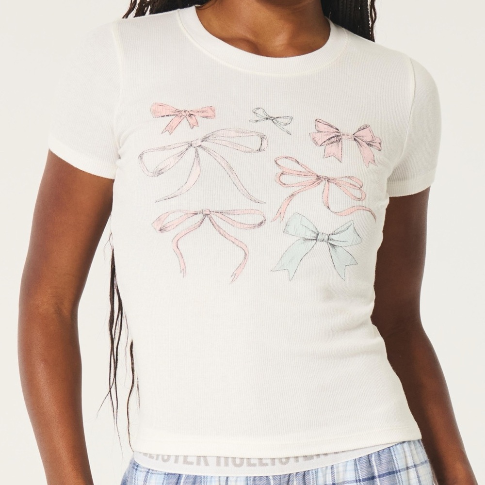 Hollister nwot bow tee